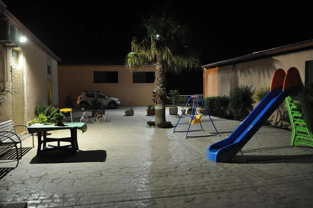 Country house Casa Vacanze Agriturismo Cilone Guest House Ragusa