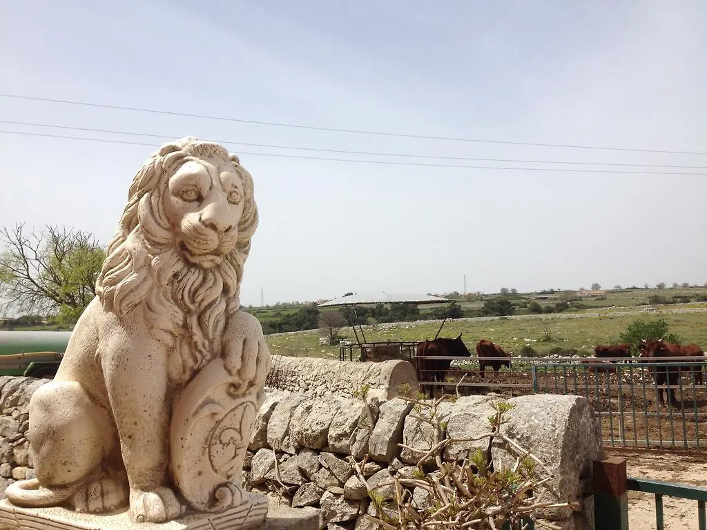 Country house Casa Vacanze Agriturismo Cilone Guest House Ragusa Italy