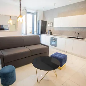 Porta Venezia - Design Con Balcone - 55mq Appartamento Milano